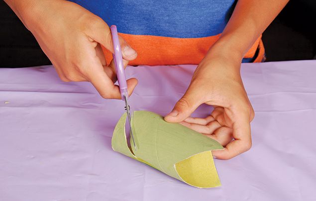 Snake toilet roll craft step 2